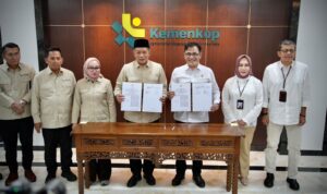 Menkop Ferry dan Budiman Sudjatmiko Bersinergi Jadikan Kopdes Ujung Tombak Ekonomi Rakyat afdaf f fb db ac