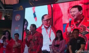 Disambut Riuh Teriak Pengunjung, Ahok Ajak Puput Hadiri Reuni Relawan di Citos, Jaksel