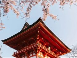 Kiyomizu Dera : Indahnya Kuil di Tengah Perbukitan Hijau Jepang