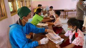 Vaksinasi Serentak Tahap Dua Untuk Anak 6 - 11 Tahun Yang Dilakukan Klinik Pratama Polres Buleleng