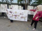 Keren! Batik Ecoprint Karya Siswa SMA Labschool Unesa Jadi Seragam Sekolah