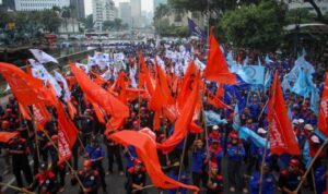 UMP Naik Rp 90 Ribu, Buruh Mengamuk! Demo Serentak Pecah di Sejumlah Daerah