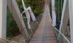 Jembatan Garuda Pangandaran Alami Kerusakan, TNI AD Ungkap Kombinasi Faktor Teknis dan Beban Berlebih ce b b eca dada