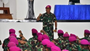 SATGAS MARINIR BERHASIL REBUT HATI MASYARAKAT PAPUA