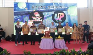 Resmikan UP Padel, Wali Kota Bekasi Tekankan Kepastian Hukum bagi Investor caba d ed d eebbae