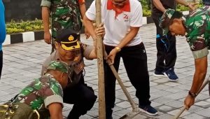 Camat Buleleng Laksanakan Gerakan Penghijauan Di Lokasi Wisata Pantai Happy