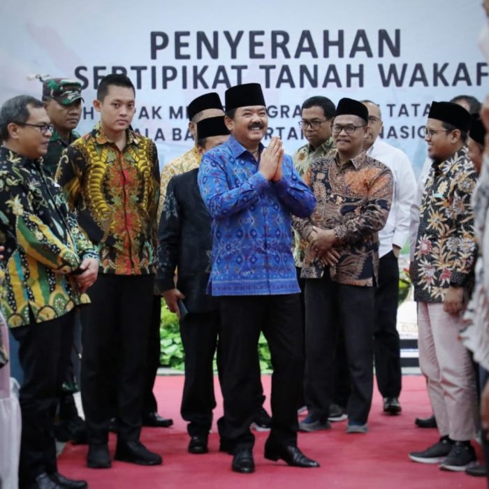 Menteri ATR/Kepala BPN Serahkan Sertipikat Tanah Wakaf Untuk NU Dan ...