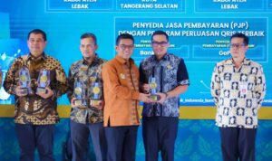 Sukses Terapkan QRIS untuk Bayar PBB, TP2DD Kota Tangerang Selatan Diakui Jadi yang Terbaik di Nasional ecfef a c b ebf