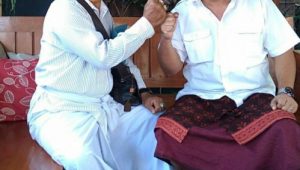 Wabup Buleleng Nyoman Sutjidra "Dana Punia" Rp10 Juta Pembangunan Krematorium Banjar Adat Banjar Tegal