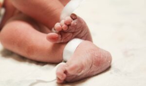 Tangisan Bayi Bikin Geger Penghuni Kos, Polisi Selidiki Kematian Bayi di Surabaya fzrgdzvxjpgcdtmfpog