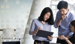 Bisakah Para Pekerja Muda Vokal di Kantor Tanpa Membuat Bos Marah?