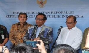 Perpol 10/2025 Dinilai Langgar Putusan MK, Mahfud MD Angkat Bicara img wa