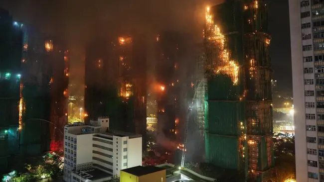 kebakaran apartemen hong kong tewaskan orang ratusan hilang jpeg