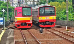 KAI Commuter Operasikan KRL Jabodetabek 24 Jam di Malam Tahun Baru