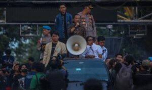 Warga Indonesia Harus Siap Hadapi Tantangan di Tahun 2025