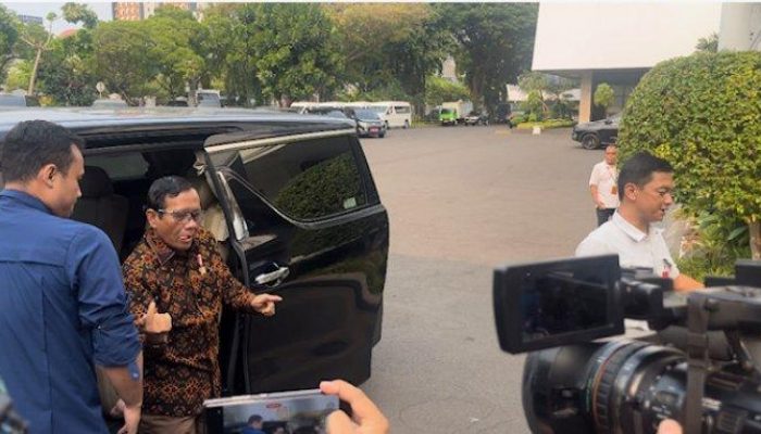 Resmi Mundur Dari KIM, Mahfud Pecahkan Rekor Menkopolhukam Terlama di Pemerintahan Jokowi
