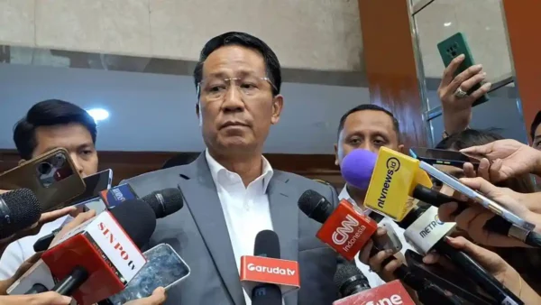 menkumham supratman andi agtas saat ditemui awak media di gedung nusantara i dpr ri
