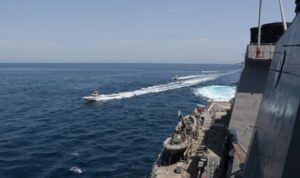Balas Tuduhan AS, Militer Iran Lancarkan Serangan di Jalur Tanker Selat Hormuz opwasaqnbrxiefg
