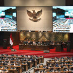 rapat paripurna dpr ke bahas ruu tentang pertanggungjawaban atas pelaksanaan apbn x