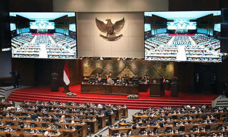 rapat paripurna dpr ke bahas ruu tentang pertanggungjawaban atas pelaksanaan apbn x