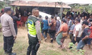 Jenazah Dua Debt Collector Korban Pengeroyokan Polisi Tiba di Kupang rg e x