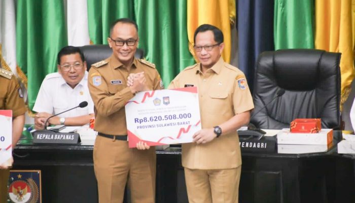 Tiga Besar Terbaik Nasional Dalam Pengendalian Inflasi, Pemprov Sulbar Terima Penghargaan Dana Insentif Fiskal