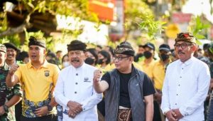 Tujuh Beji, Ari Dwipayana Bersama TNI-Polri Bersih-bersih Campuhan di Ubud Bali