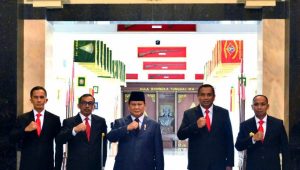 Pimpin Upacara Sertijab Irjen Kemhan dan Staf Ahli, Ini Pesan Menhan Prabowo